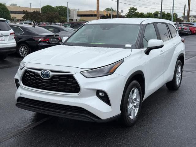 used 2023 Toyota Highlander Hybrid car, priced at $32,260
