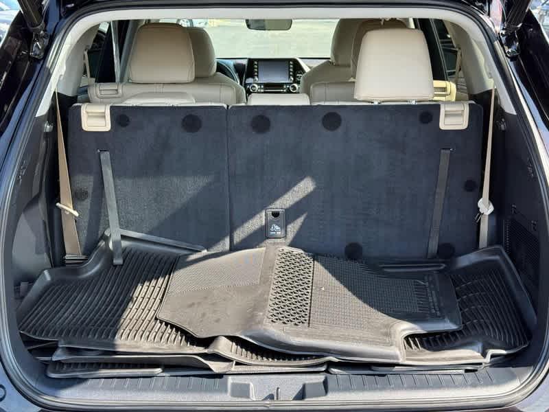 used 2022 Toyota Highlander car, priced at $38,460