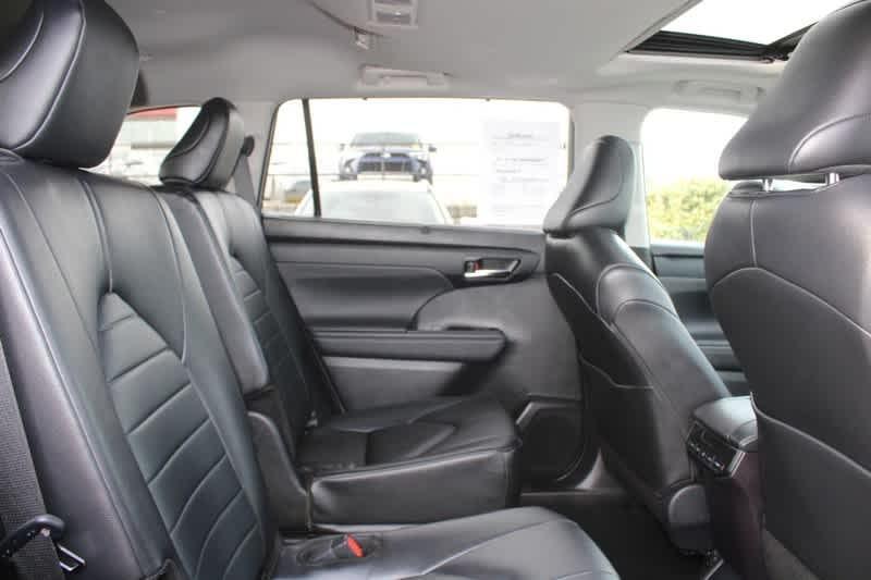 used 2024 Toyota Highlander car, priced at $43,960