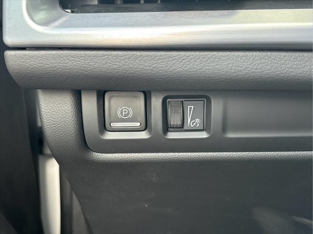 used 2024 Cadillac XT4 car, priced at $39,977