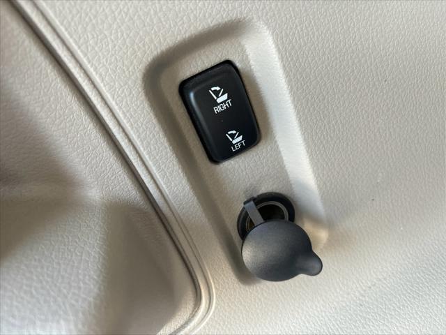 used 2013 Lincoln MKX car, priced at $12,995