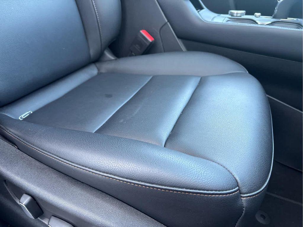 used 2023 Cadillac XT4 car, priced at $26,995