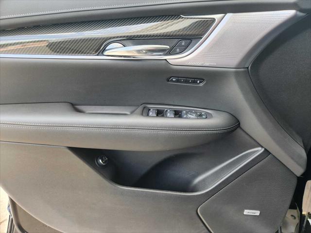 new 2025 Cadillac XT6 car, priced at $71,123