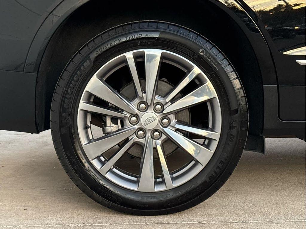 used 2025 Cadillac XT5 car, priced at $40,995