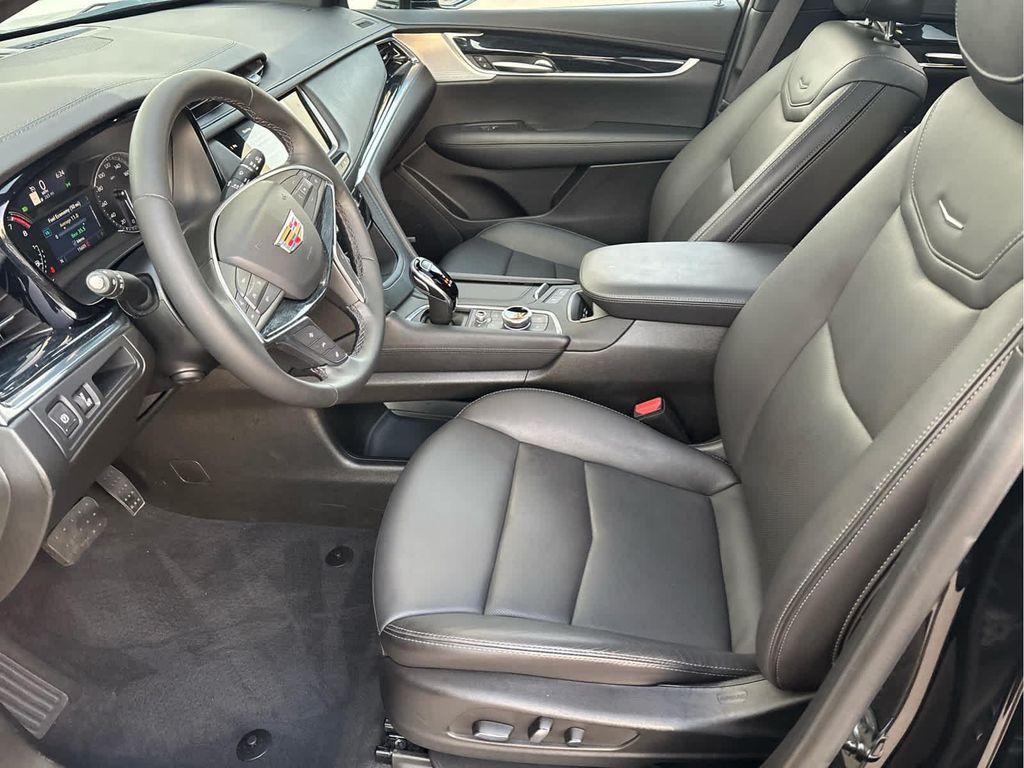 used 2025 Cadillac XT5 car, priced at $40,995