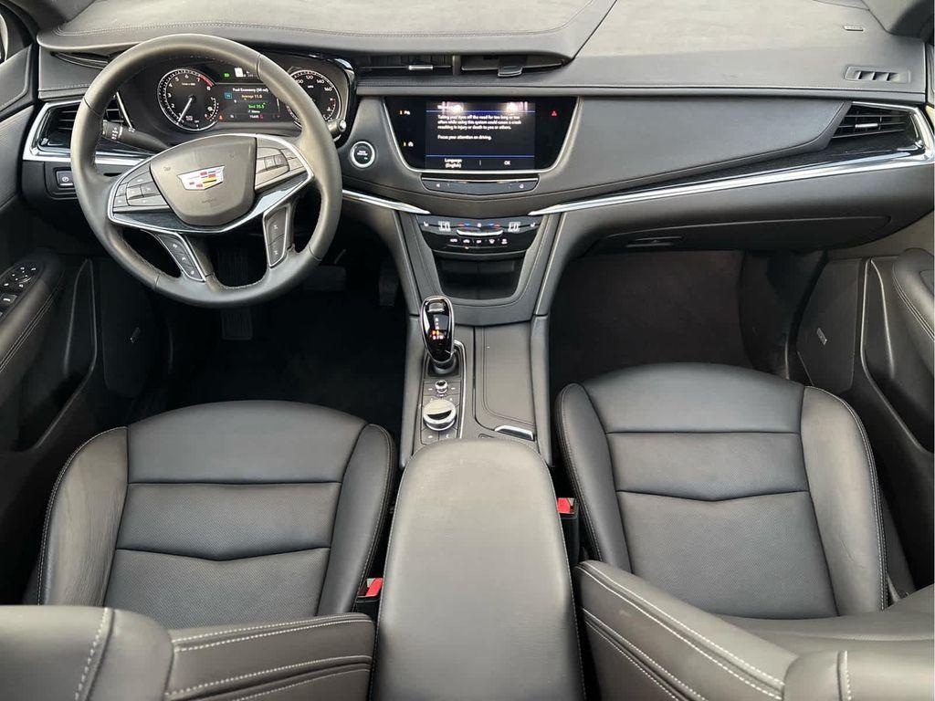 used 2025 Cadillac XT5 car, priced at $40,995