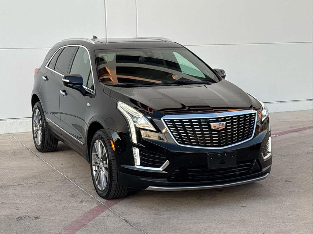 used 2025 Cadillac XT5 car, priced at $40,995