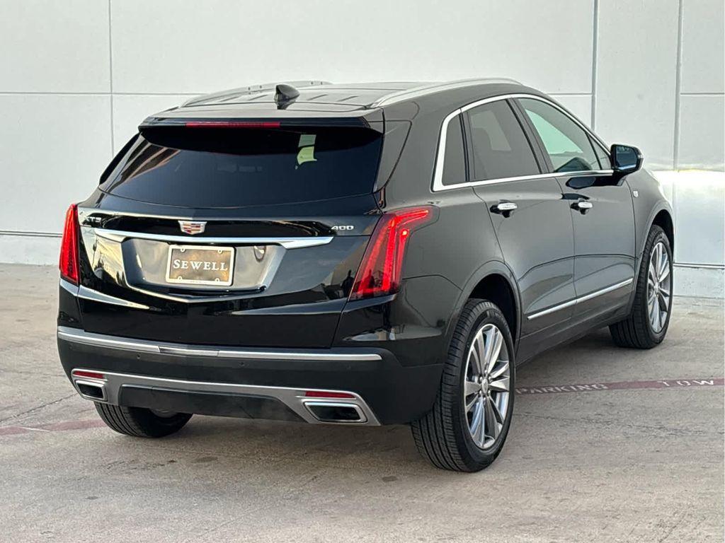 used 2025 Cadillac XT5 car, priced at $40,995