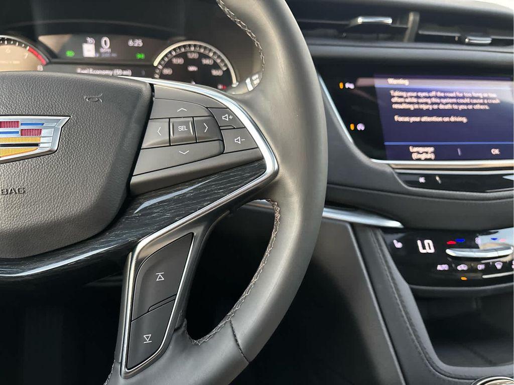 used 2025 Cadillac XT5 car, priced at $40,995