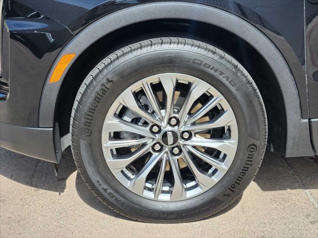 new 2025 Cadillac XT4 car, priced at $47,515