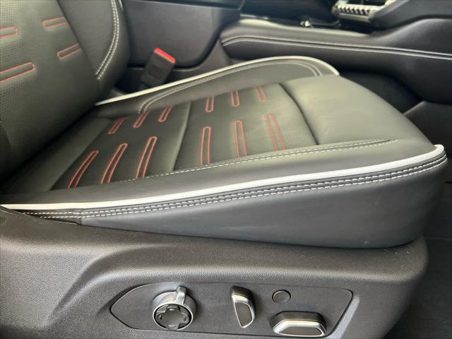 used 2025 GMC Yukon XL car, priced at $99,977