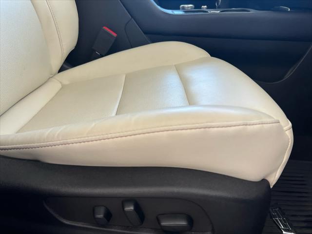 used 2022 Cadillac XT4 car, priced at $29,977