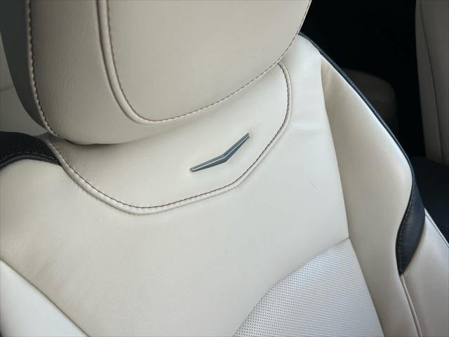 used 2022 Cadillac XT4 car, priced at $29,977