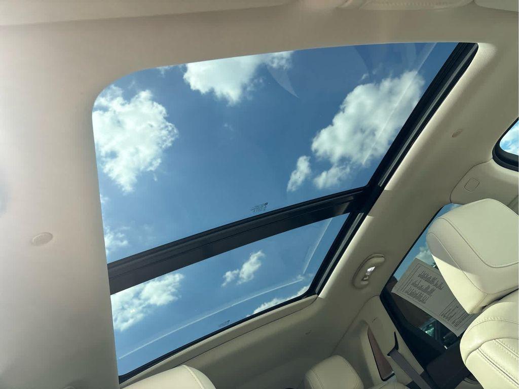 used 2021 Cadillac XT5 car, priced at $29,995