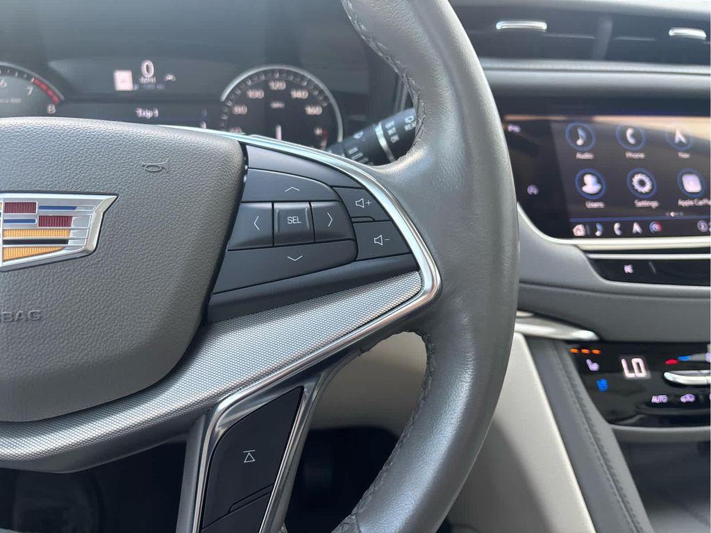 used 2021 Cadillac XT5 car, priced at $29,995
