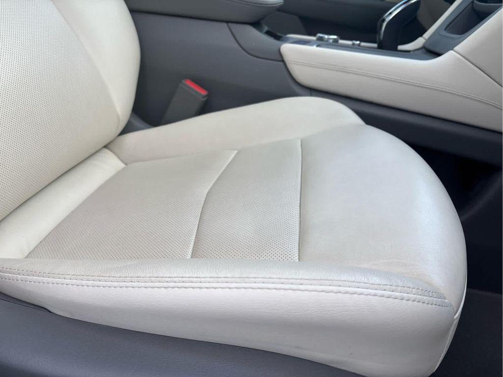 used 2021 Cadillac XT5 car, priced at $29,995