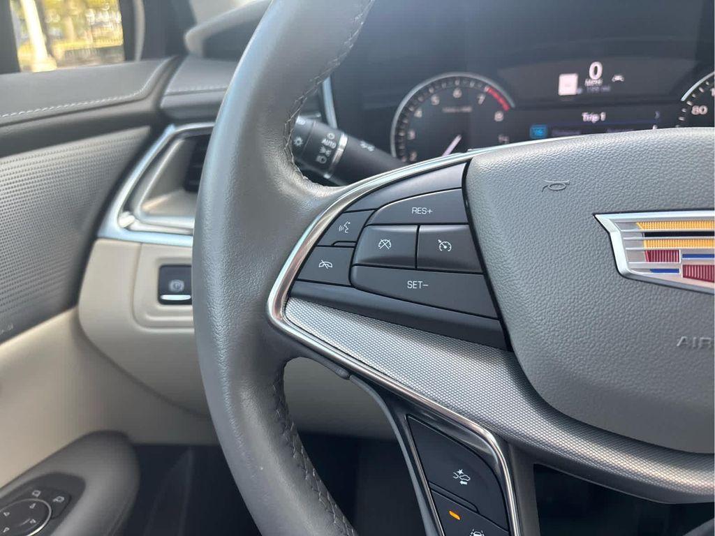 used 2021 Cadillac XT5 car, priced at $29,995