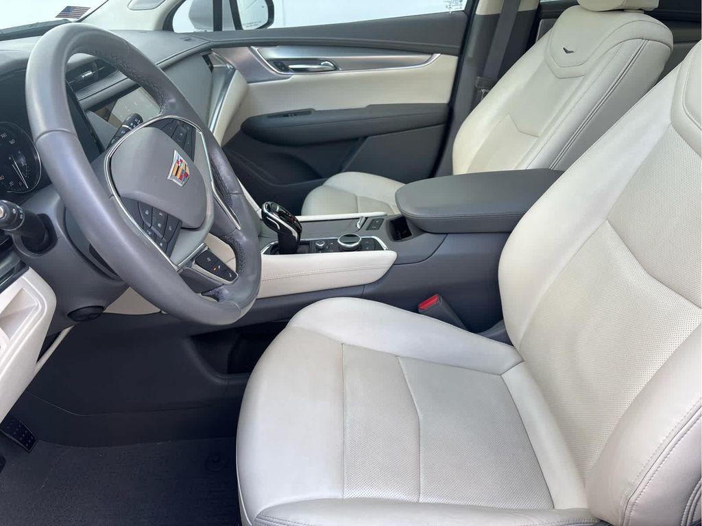 used 2021 Cadillac XT5 car, priced at $29,995