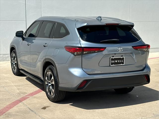 used 2020 Toyota Highlander car, priced at $30,995