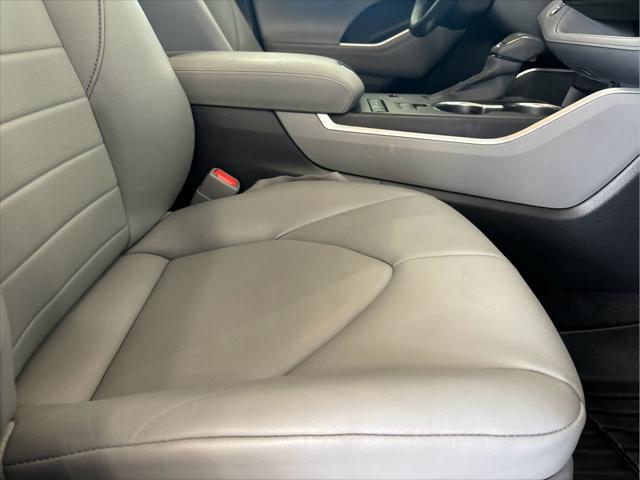 used 2020 Toyota Highlander car, priced at $30,995