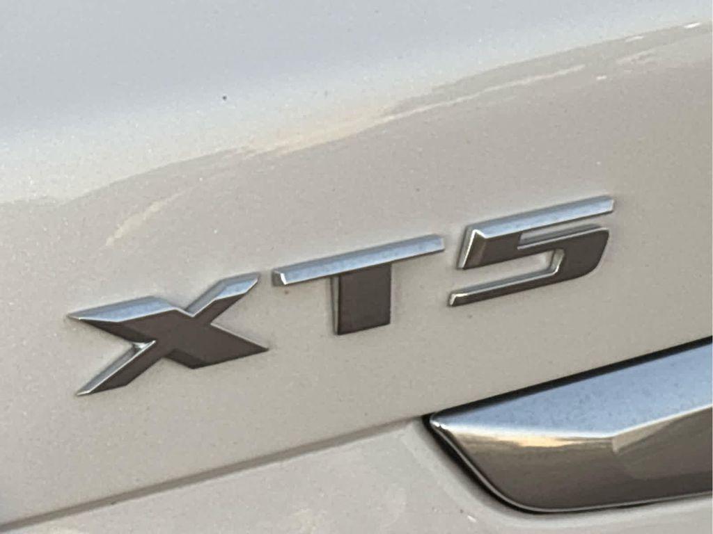 used 2025 Cadillac XT5 car, priced at $41,995
