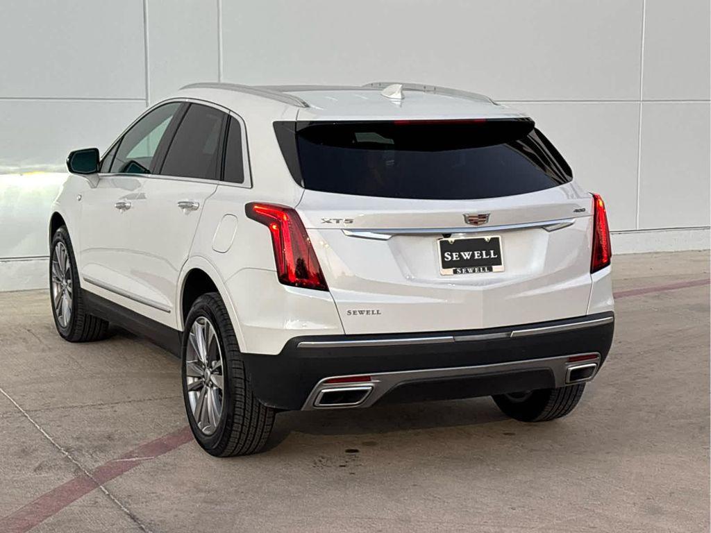 used 2025 Cadillac XT5 car, priced at $41,995