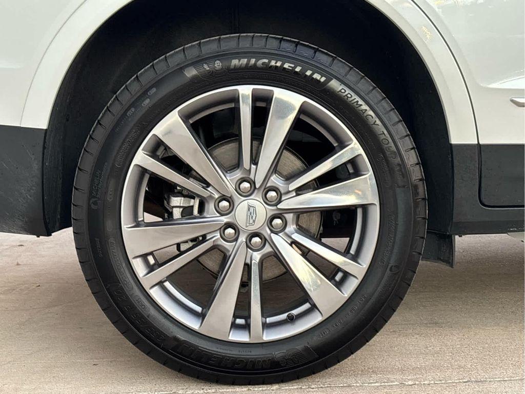 used 2025 Cadillac XT5 car, priced at $41,995