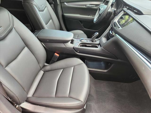new 2025 Cadillac XT6 car, priced at $51,215