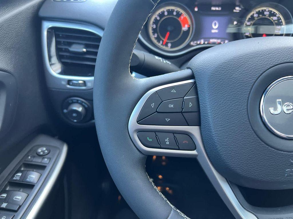 used 2021 Jeep Cherokee car, priced at $18,995