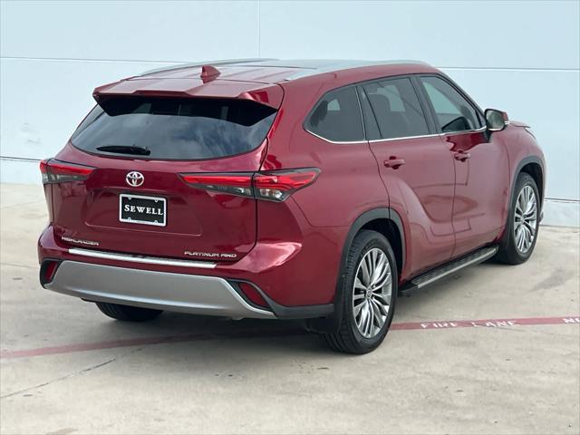 used 2022 Toyota Highlander car, priced at $34,995