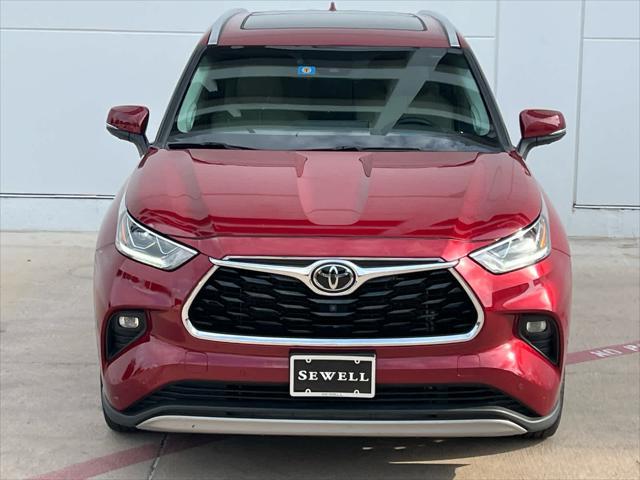 used 2022 Toyota Highlander car, priced at $34,995