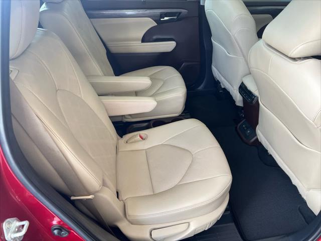 used 2022 Toyota Highlander car, priced at $34,995