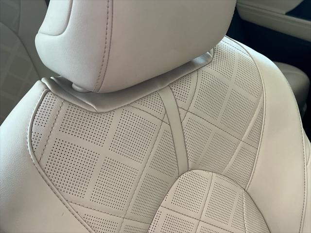 used 2022 Toyota Highlander car, priced at $34,995
