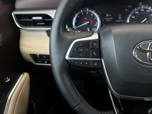 used 2022 Toyota Highlander car, priced at $34,995