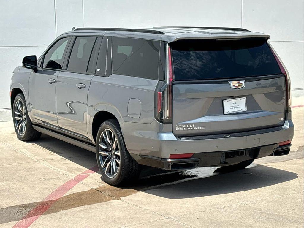 used 2022 Cadillac Escalade ESV car, priced at $50,995