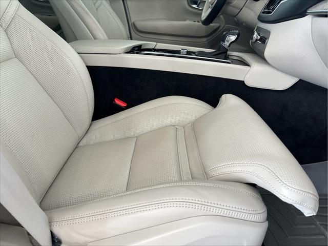 used 2022 Volvo XC90 car, priced at $45,995
