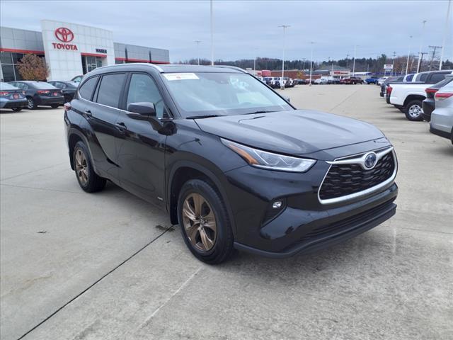 used 2023 Toyota Highlander Hybrid car, priced at $45,900