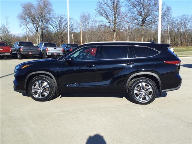 used 2022 Toyota Highlander car, priced at $40,500