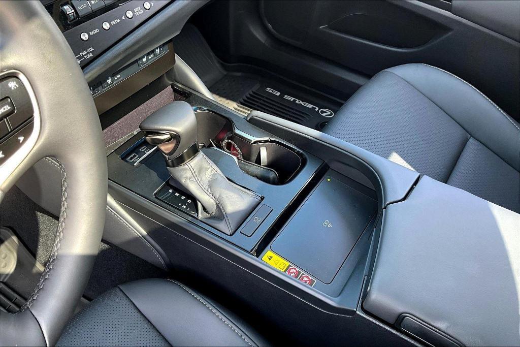 used 2025 Lexus ES 350 car, priced at $46,500