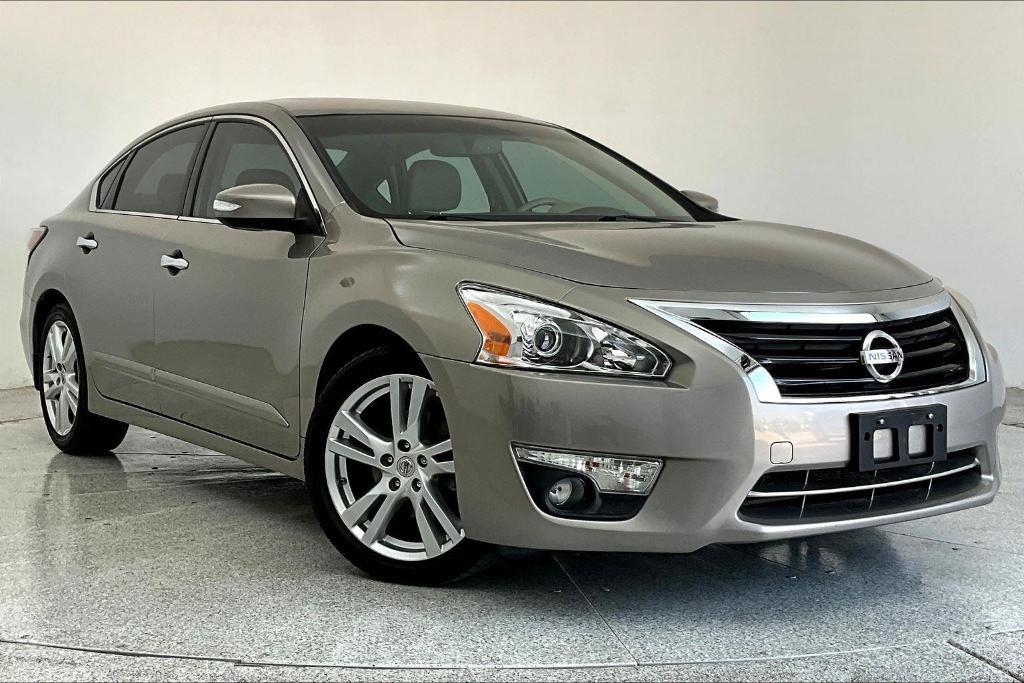 used 2015 Nissan Altima car, priced at $11,250