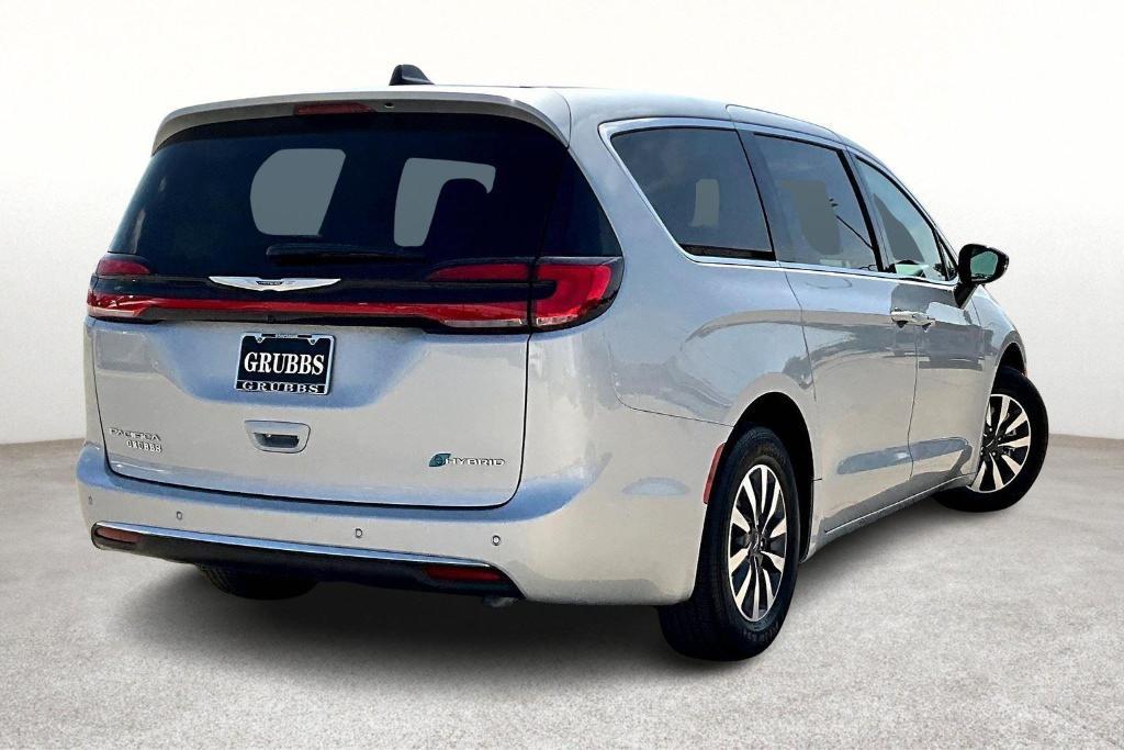 used 2024 Chrysler Pacifica Hybrid car, priced at $31,500