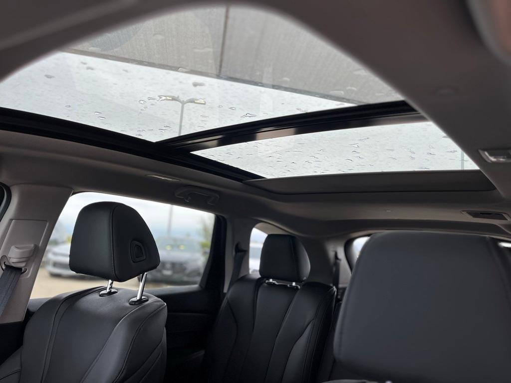 used 2025 Acura MDX car, priced at $49,000