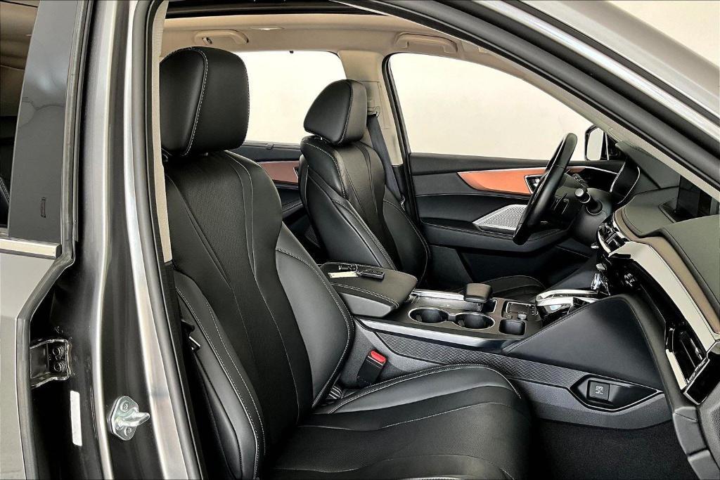 used 2022 Acura MDX car, priced at $32,900