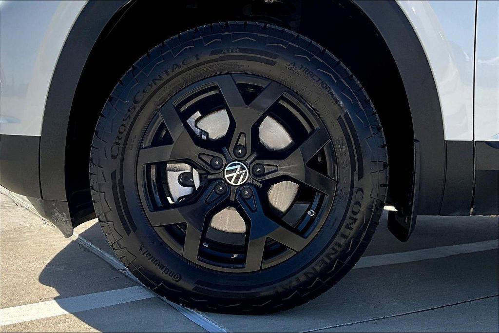 used 2024 Volkswagen Atlas car, priced at $36,900