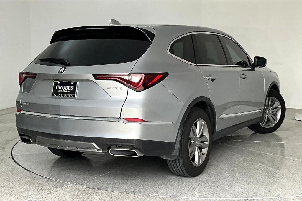 used 2025 Acura MDX car, priced at $49,000