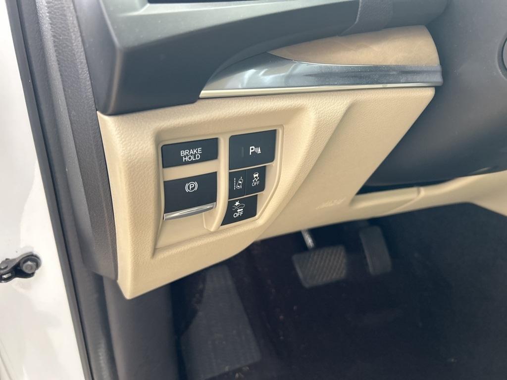 used 2020 Acura MDX car, priced at $30,500