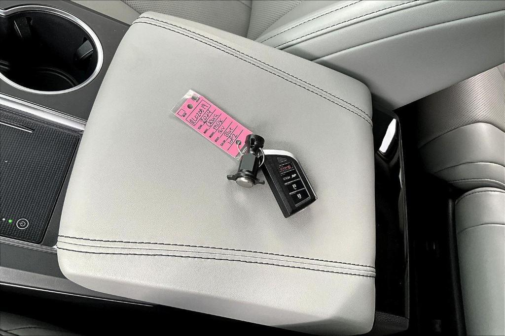 used 2024 Acura MDX car, priced at $47,700
