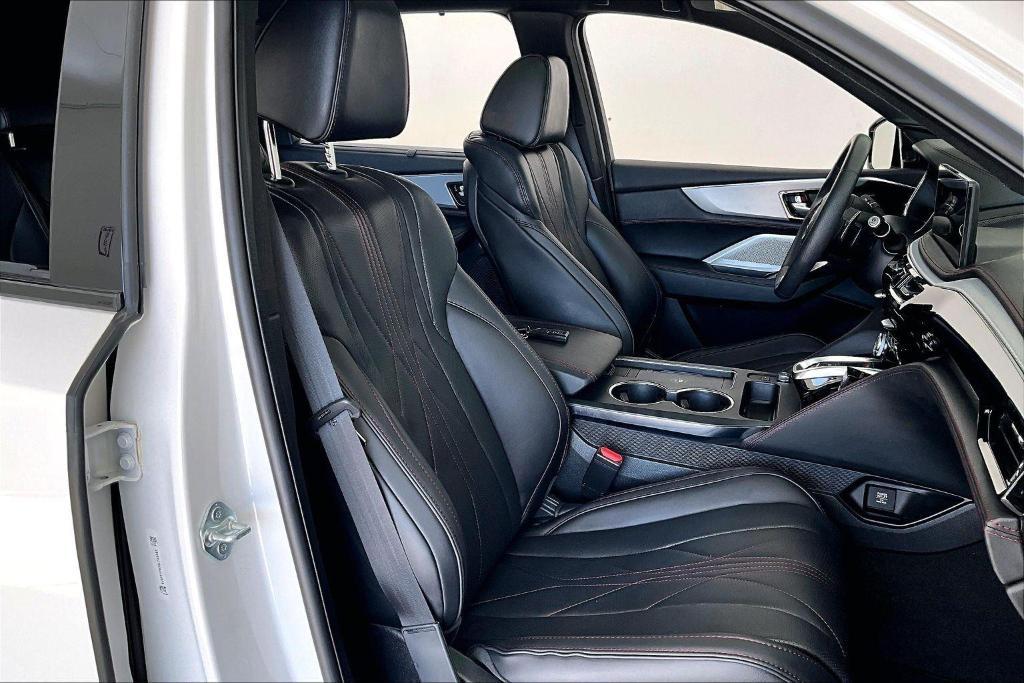 used 2025 Acura MDX car, priced at $59,900