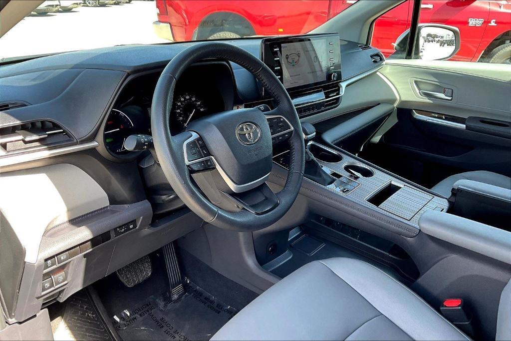 used 2024 Toyota Sienna car, priced at $41,500