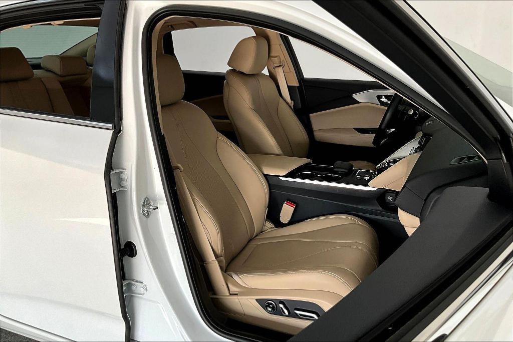 used 2025 Acura TLX car, priced at $37,995